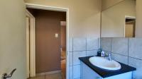 Bathroom 1 - 5 square meters of property in Vanderbijlpark