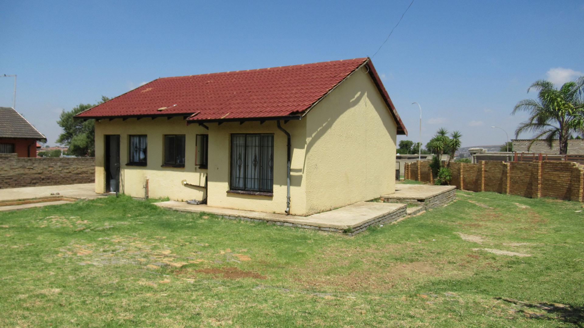 Front View of property in Lenasia South