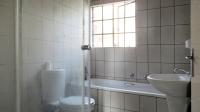 Bathroom 1 - 6 square meters of property in Weltevreden Park