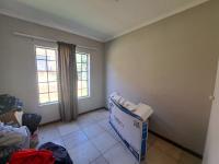 Bed Room 2 of property in Weltevreden Park