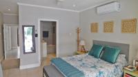 Main Bedroom - 18 square meters of property in Ballitoville
