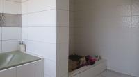 Bathroom 1 - 10 square meters of property in Elandsvlei 249-Iq