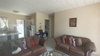 Lounges - 20 square meters of property in Glenmarais (Glen Marais)