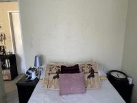 Bed Room 1 - 11 square meters of property in Glenmarais (Glen Marais)