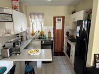 Kitchen - 11 square meters of property in Glenmarais (Glen Marais)