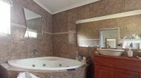 Main Bathroom - 8 square meters of property in Sandringham