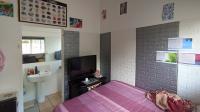 Bed Room 1 - 40 square meters of property in Sandringham