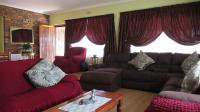 Lounges - 21 square meters of property in Rangeview