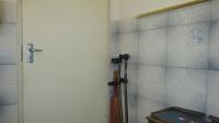 Main Bathroom - 7 square meters of property in Rangeview