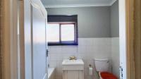 Bathroom 1 - 5 square meters of property in Klopperpark