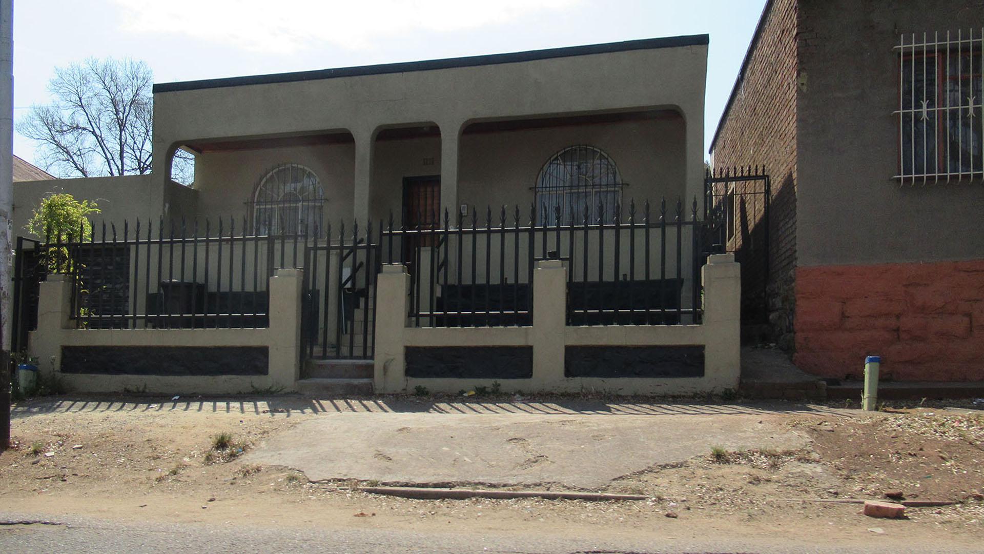 Front View of property in Jeppestown