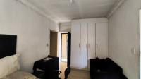 Bed Room 1 - 16 square meters of property in Spruitview