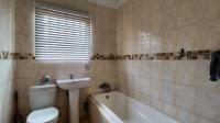 Bathroom 2 - 5 square meters of property in Spruitview