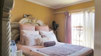 Main Bedroom - 11 square meters of property in Cosmo City