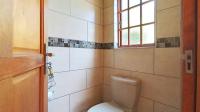 Main Bathroom - 13 square meters of property in Pretorius Park