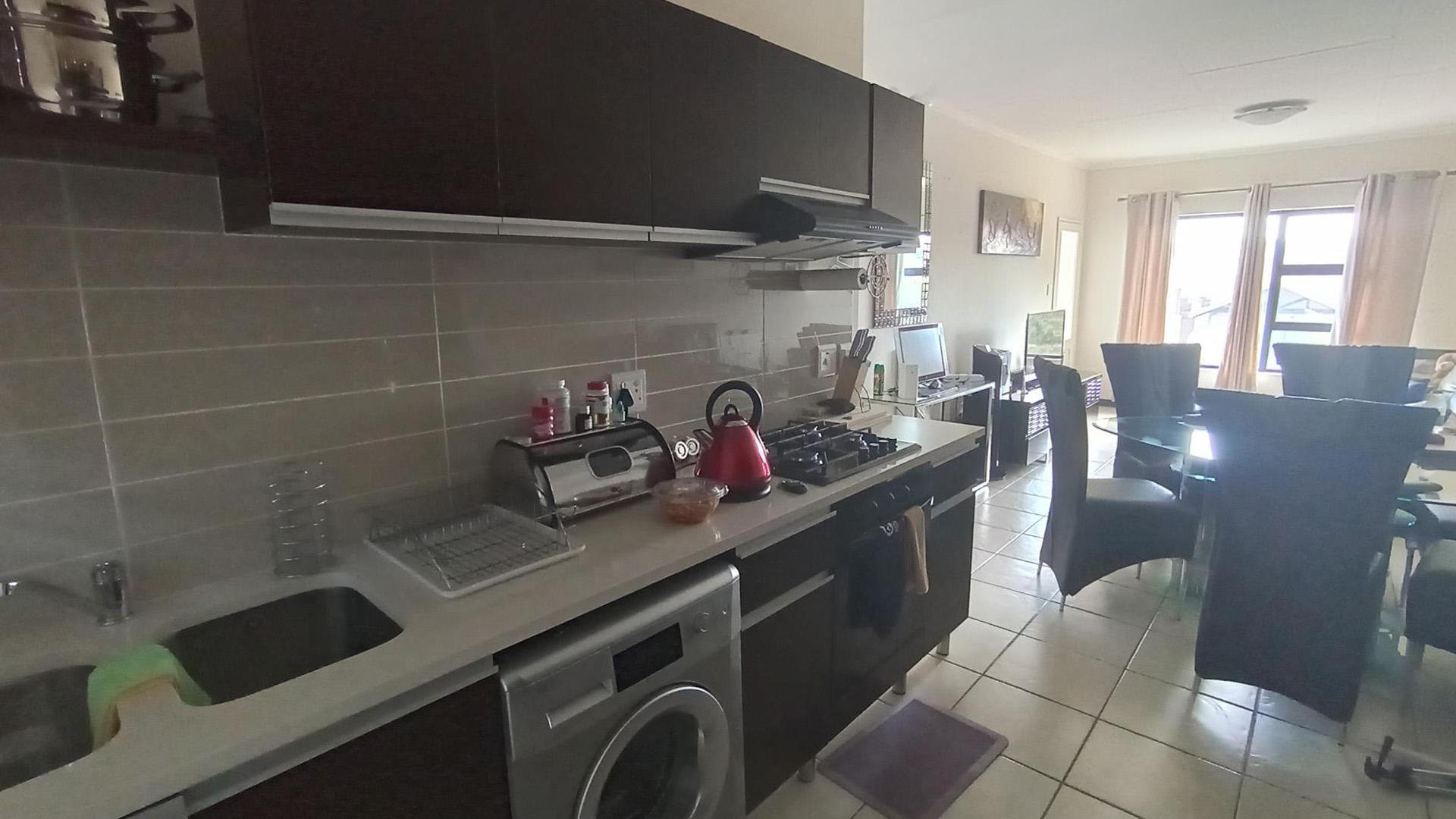 Kitchen - 10 square meters of property in Gleneagles