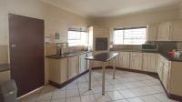 Kitchen - 24 square meters of property in Malanshof