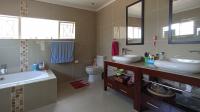 Main Bathroom - 11 square meters of property in Malanshof