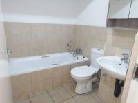 Bathroom 1 of property in Braamfontein