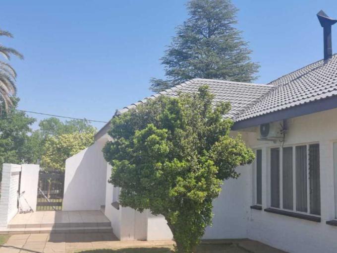 3 Bedroom House for Sale For Sale in Wilkoppies - MR596616