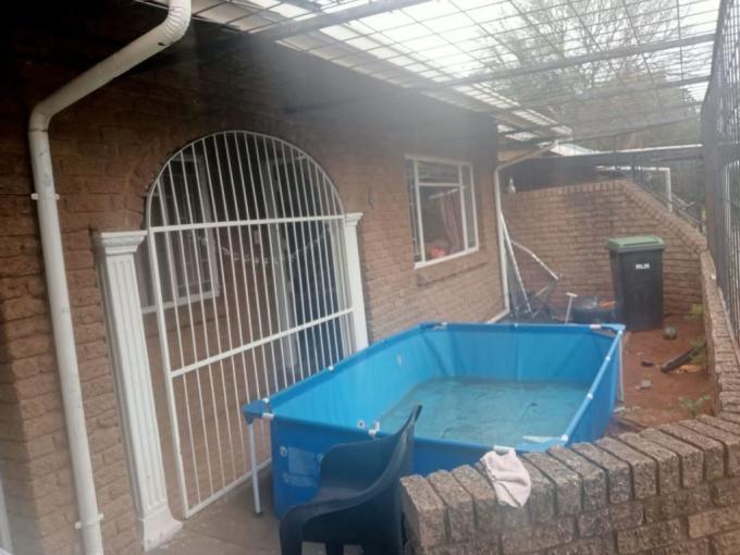 2 Bedroom Duplex for Sale For Sale in Rustenburg - MR599901