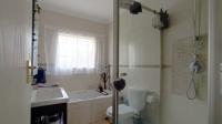 Bathroom 1 - 6 square meters of property in Atholl Gardens