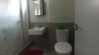 Main Bathroom - 4 square meters of property in Clubview