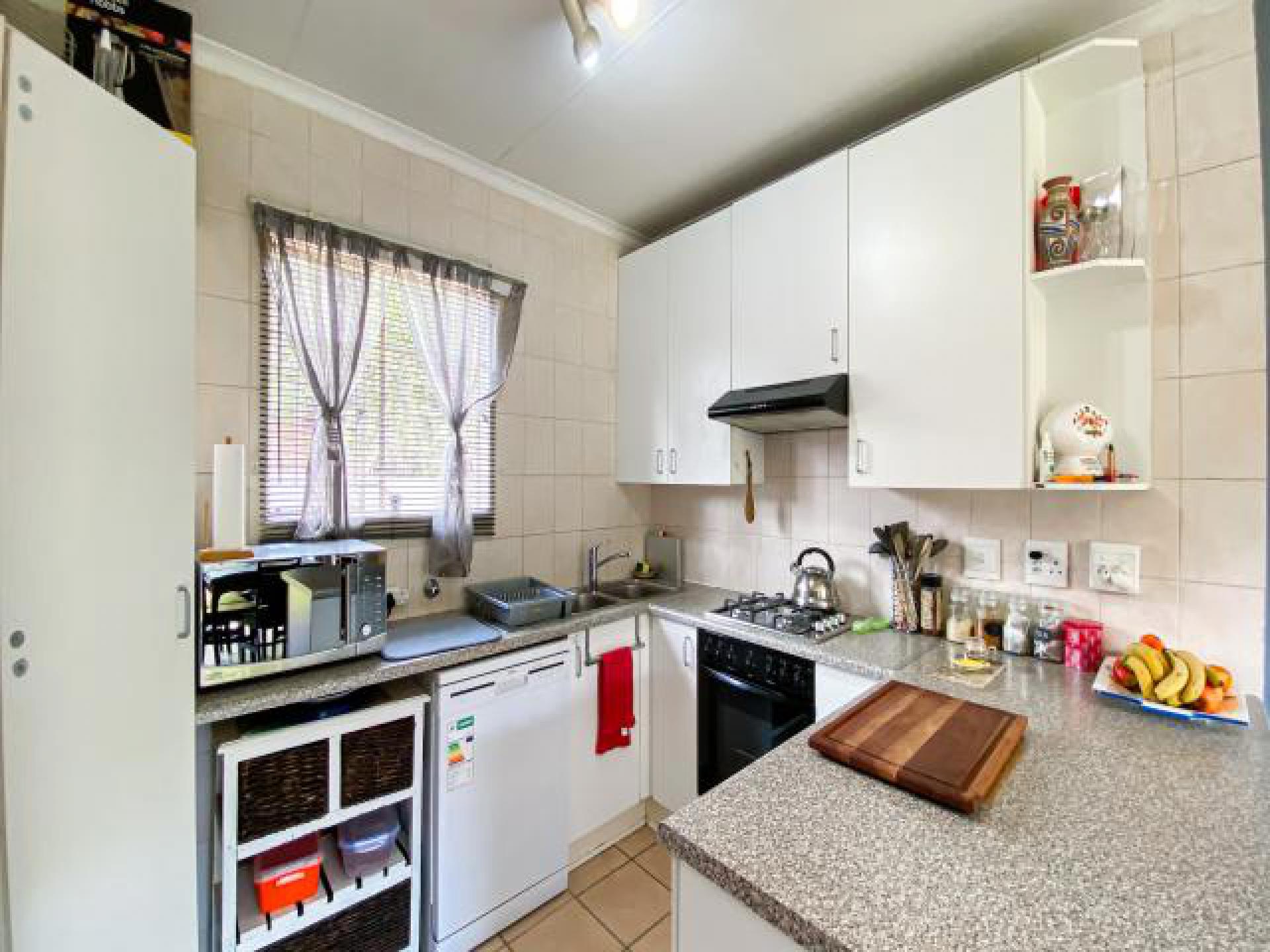 Kitchen of property in Radiokop