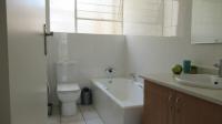 Main Bathroom of property in Floracliffe