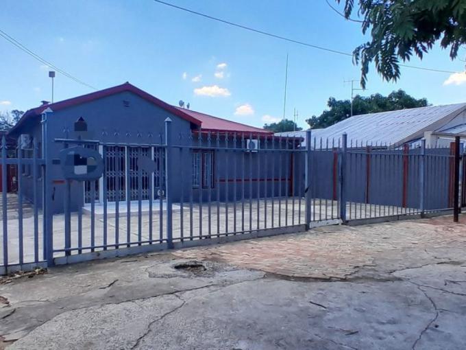 Commercial for Sale For Sale in Rustenburg - MR604199