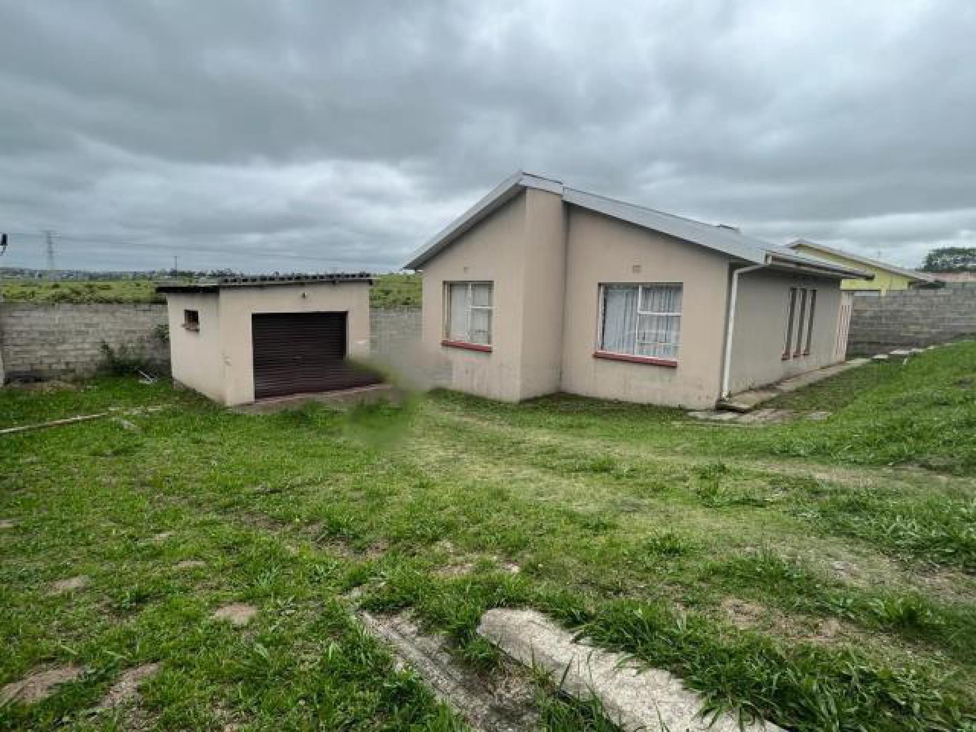 Front View of property in Phakamisa