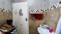 Main Bathroom - 5 square meters of property in Albertsdal