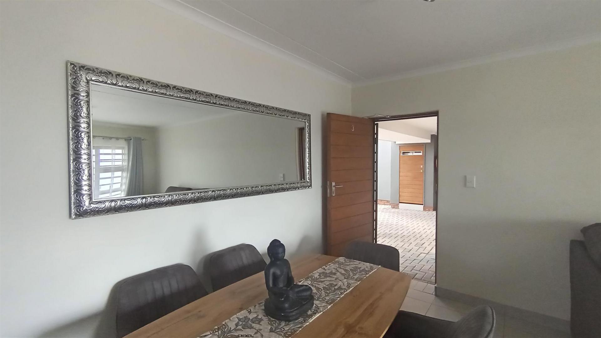 Dining Room - 9 square meters of property in Modderfontein