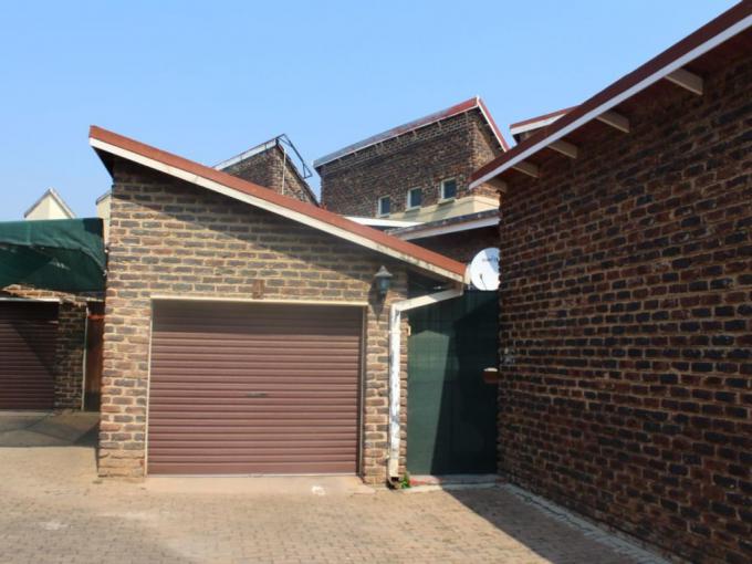 2 Bedroom Sectional Title for Sale For Sale in Barberton - MR606376