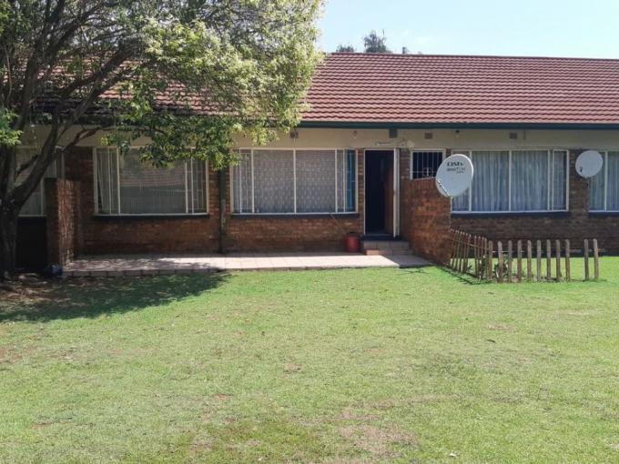 2 Bedroom Simplex for Sale For Sale in Middelburg - MP - MR606505