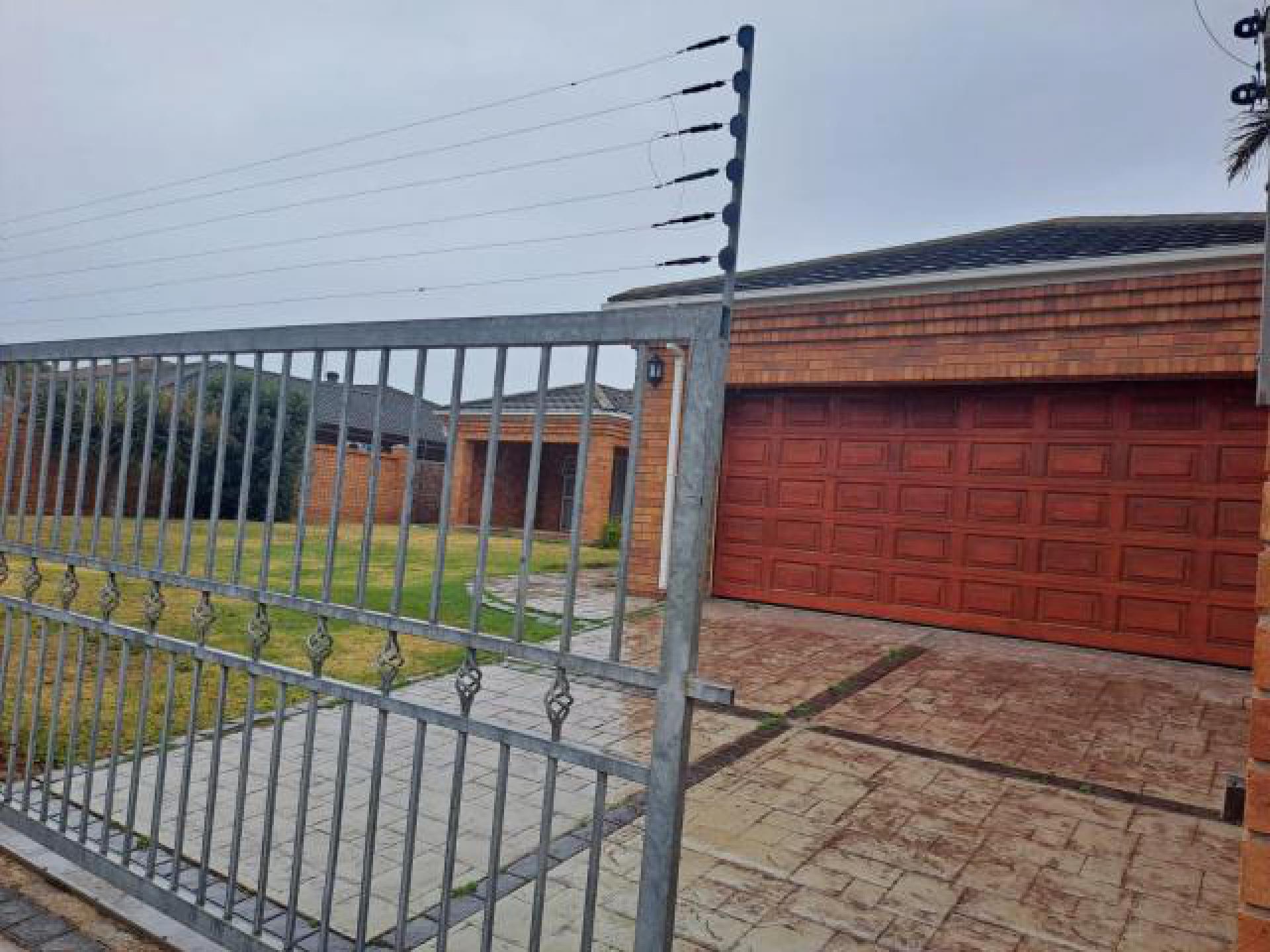 Front View of property in Summerstrand