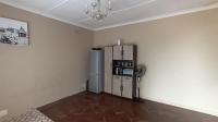 Lounges - 20 square meters of property in Sunnyridge