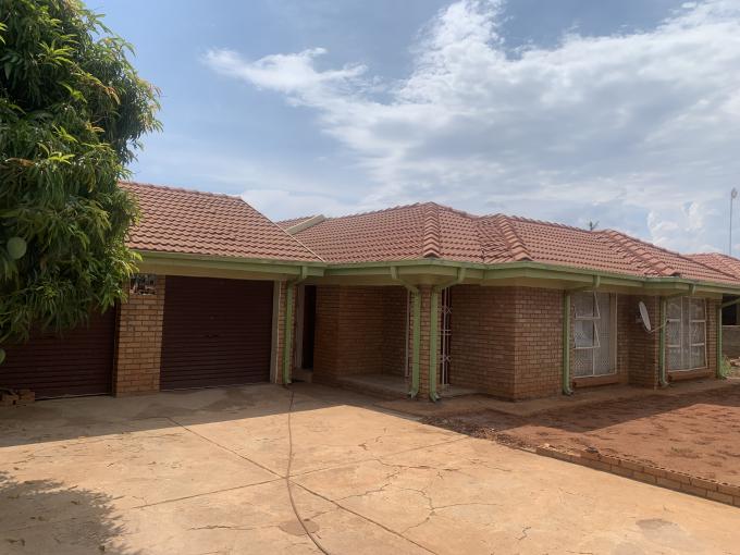 4 Bedroom Freehold Residence for Sale For Sale in Lebowakgomo - MR607388