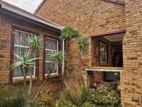 3 Bedroom 2 Bathroom Simplex for Sale for sale in Amberfield