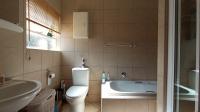 Main Bathroom - 5 square meters of property in Zwartkop