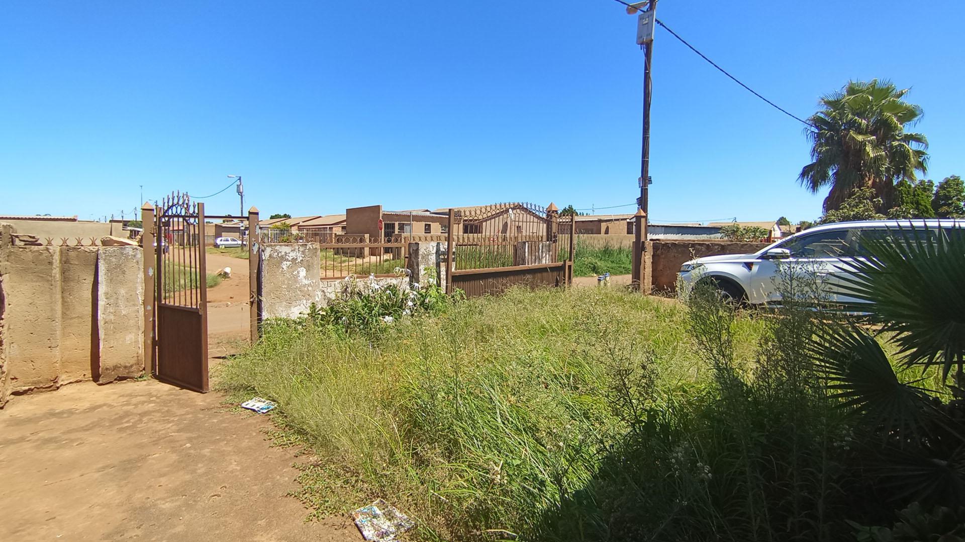 Front View of property in Soshanguve