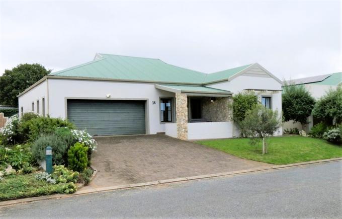 2 Bedroom House for Sale For Sale in Stilbaai (Still Bay) - MR608939