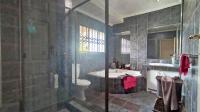 Main Bathroom - 11 square meters of property in Arcon Park