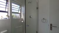 Bathroom 1 - 6 square meters of property in Maroeladal