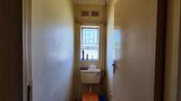 Bathroom 2 - 2 square meters of property in Vanderbijlpark