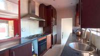 Kitchen - 18 square meters of property in The Orchards