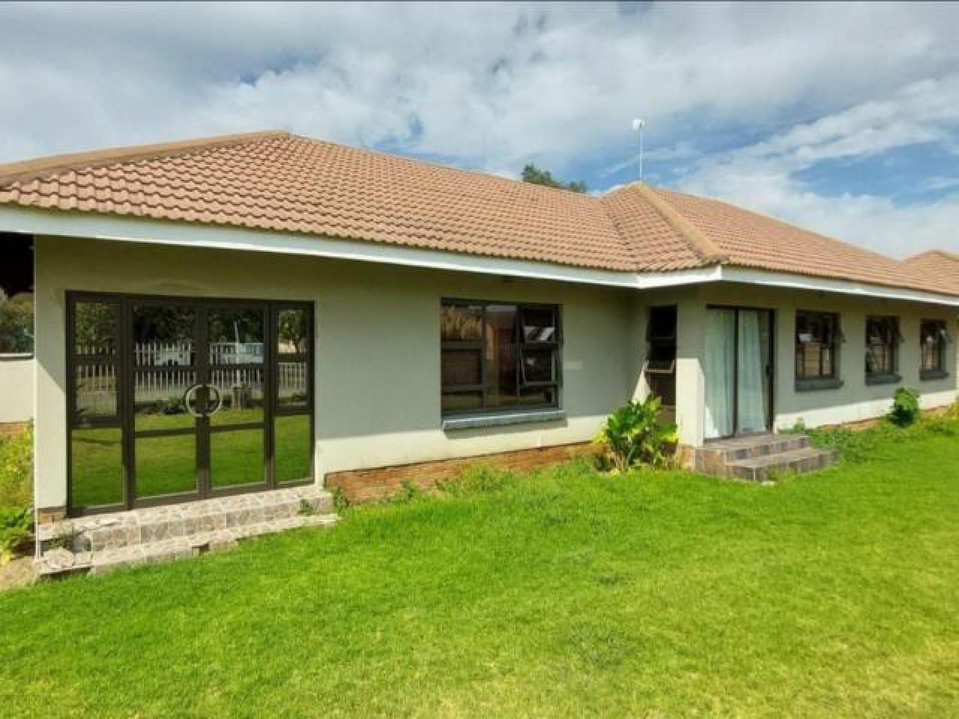 Front View of property in Standerton