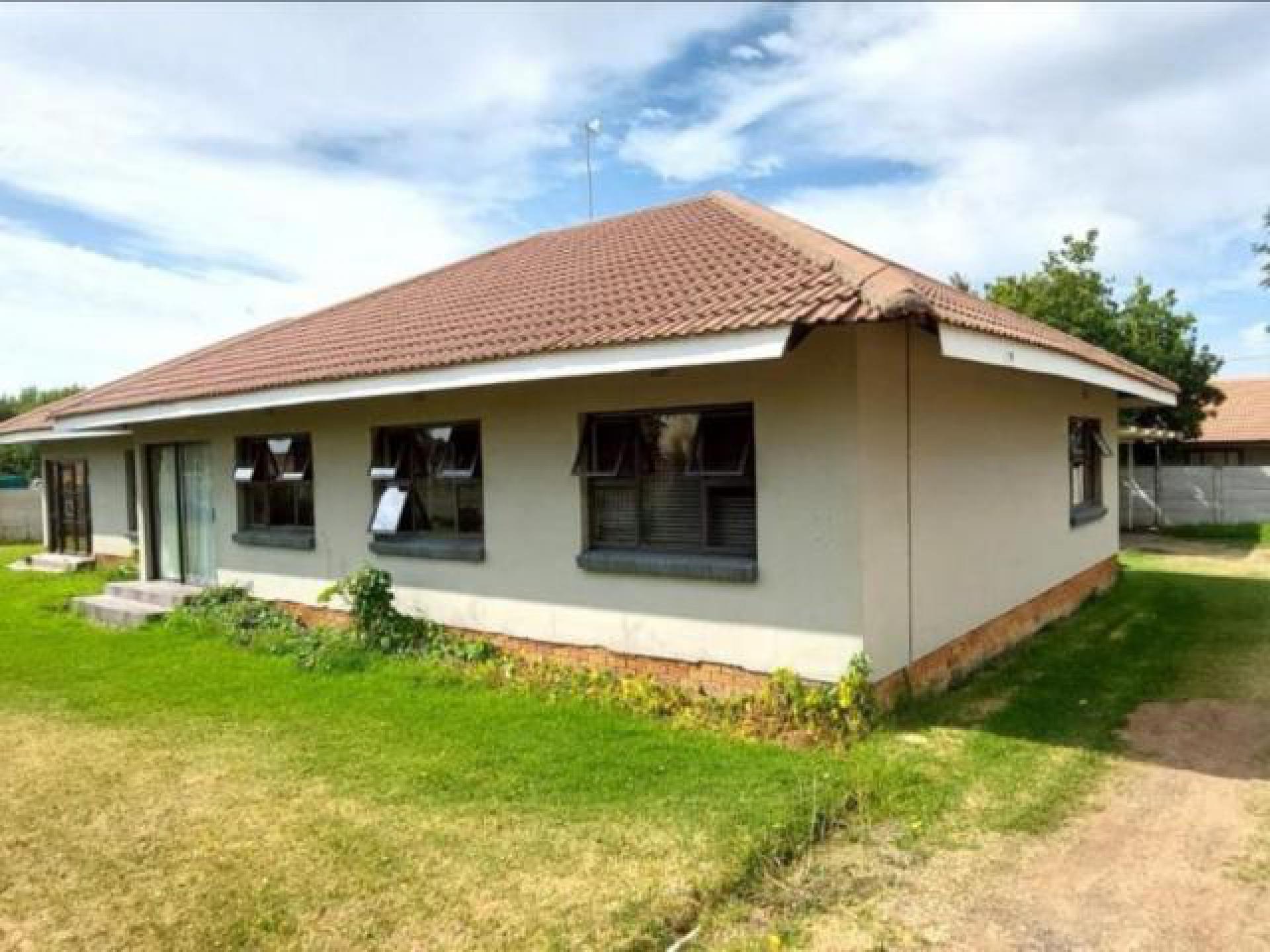 Front View of property in Standerton