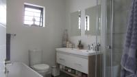 Main Bathroom - 7 square meters of property in Little Falls