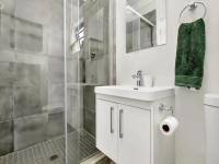 Bathroom 1 - 3 square meters of property in Little Falls